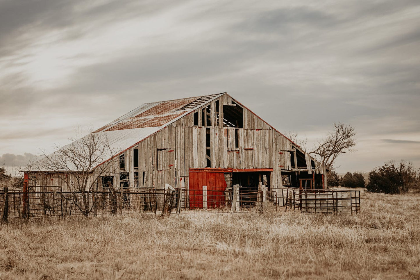 Old Barn Farmhouse Wall Art - Rustic Oklahoma Mounted Photo Print / 12 x 18 Inches