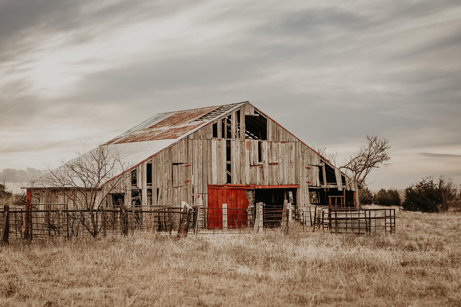 Old Barn Farmhouse Wall Art - Rustic Oklahoma Mounted Photo Print / 12 x 18 Inches