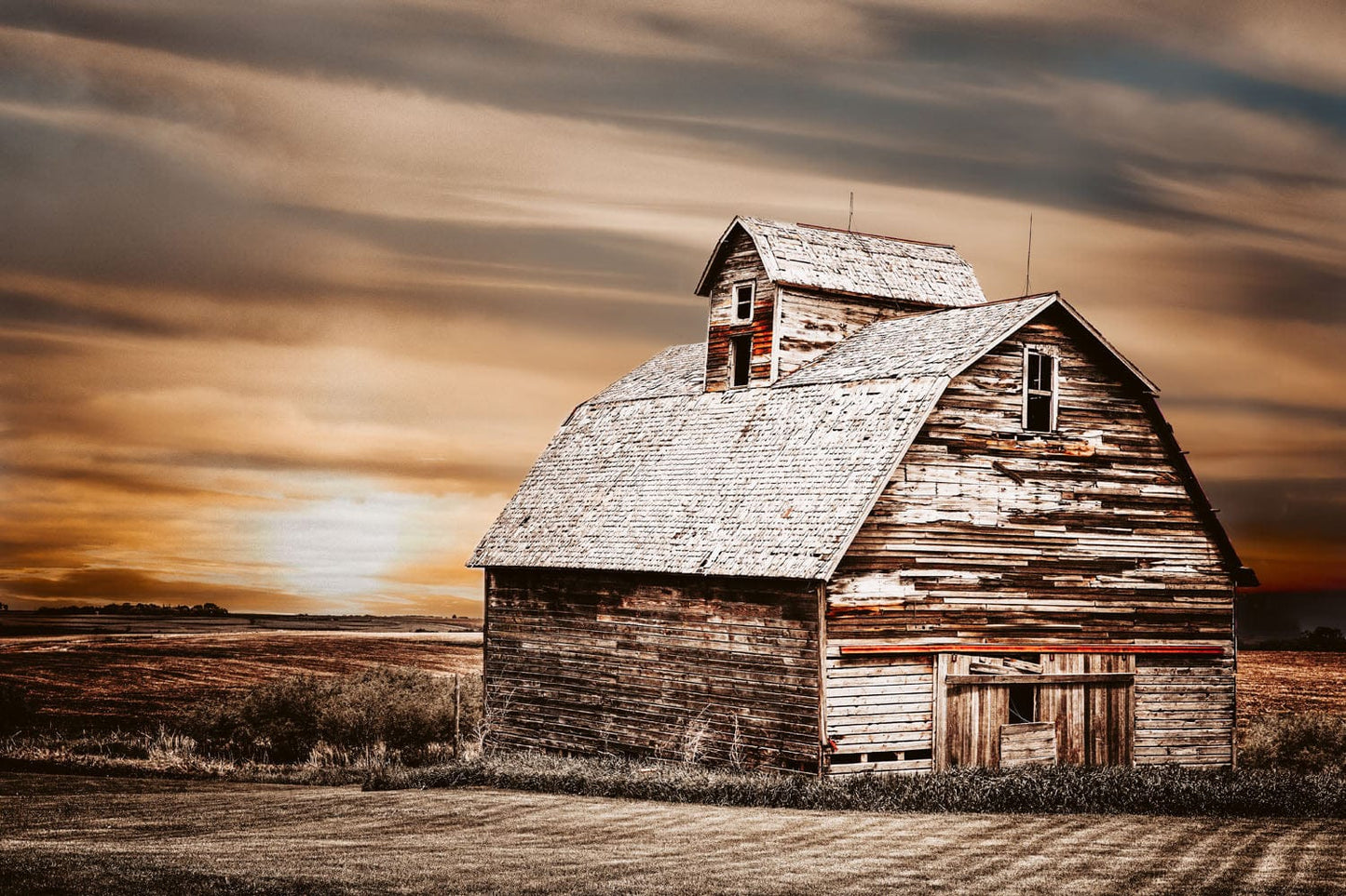 Old Barn Sunset Wall Art - Rustic Farmhouse Decor Paper Photo Print / 12 x 18 Inches Wall Art Teri James Photography
