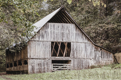 Farmhouse Barn Wall Decor - Rustic Canvas Print