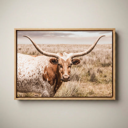 Texas Longhorn Canvas Art – Western Wall Art Rustic Farmhouse Canvas-Natural Oak Float Frame / 12 x 18 Inches